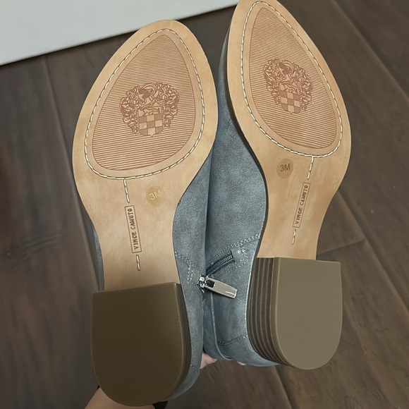 Vince Camuto ankle boot - sz 3 - NEW - Picture 2 of 3